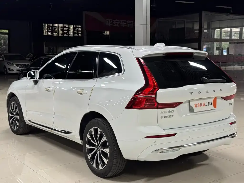 Volvo XC60 2024 из CN, фото 3