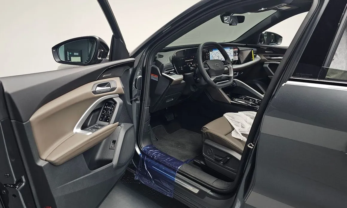 Audi Q5 2025 из KR, фото 5