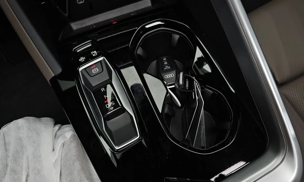 Audi Q5 2025 из KR, фото 7