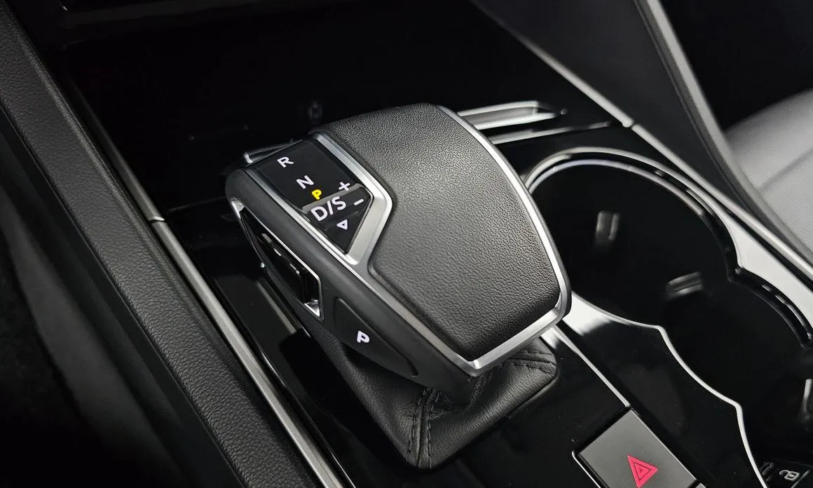 Volkswagen Touareg 2023 из KR, фото 10