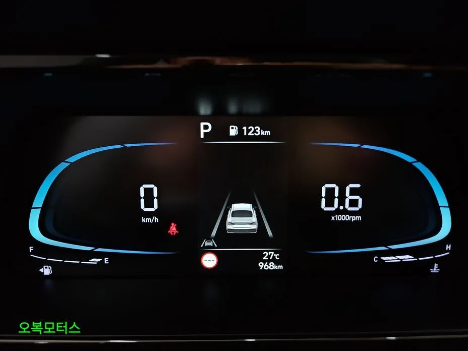 Hyundai AVANTE — фото 2