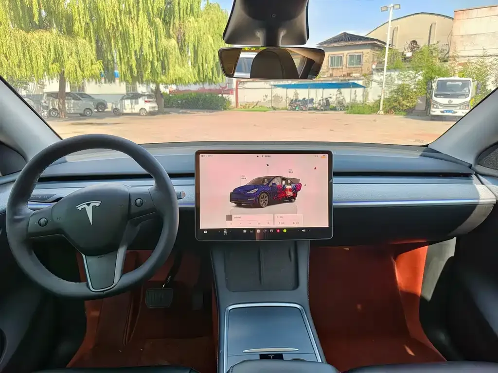 Tesla Model Y — фото 3