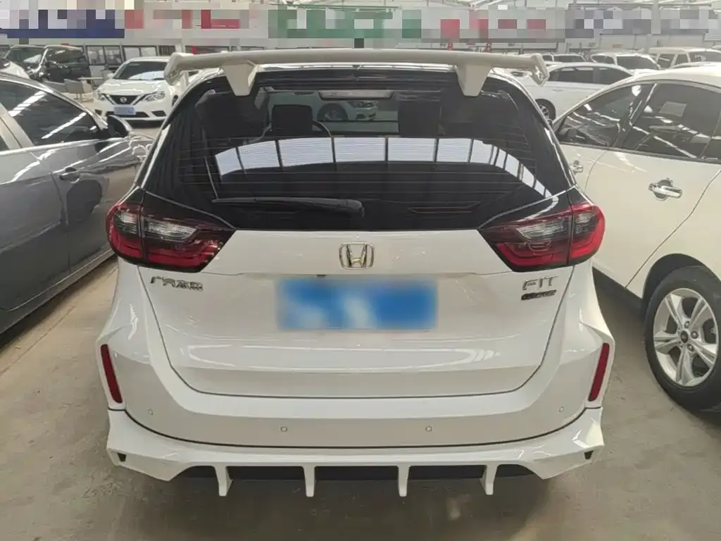 Honda Fit — фото 8
