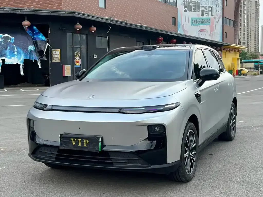 Leapmotor B10