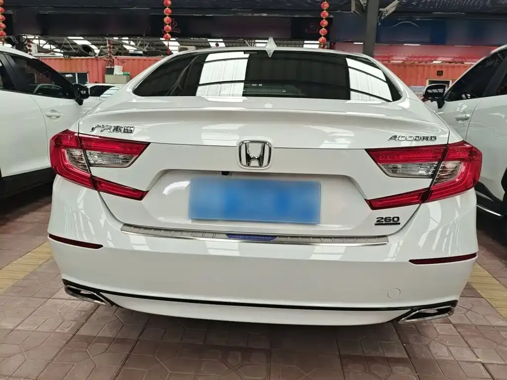 Honda Accord — фото 10
