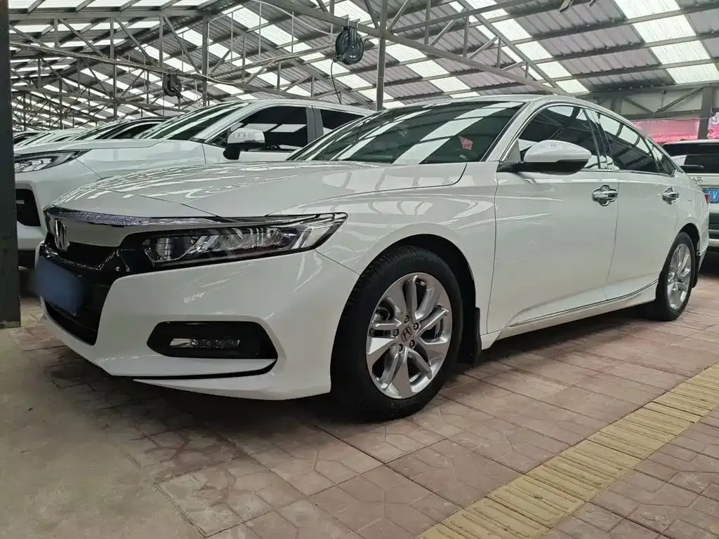 Honda Accord — фото 7