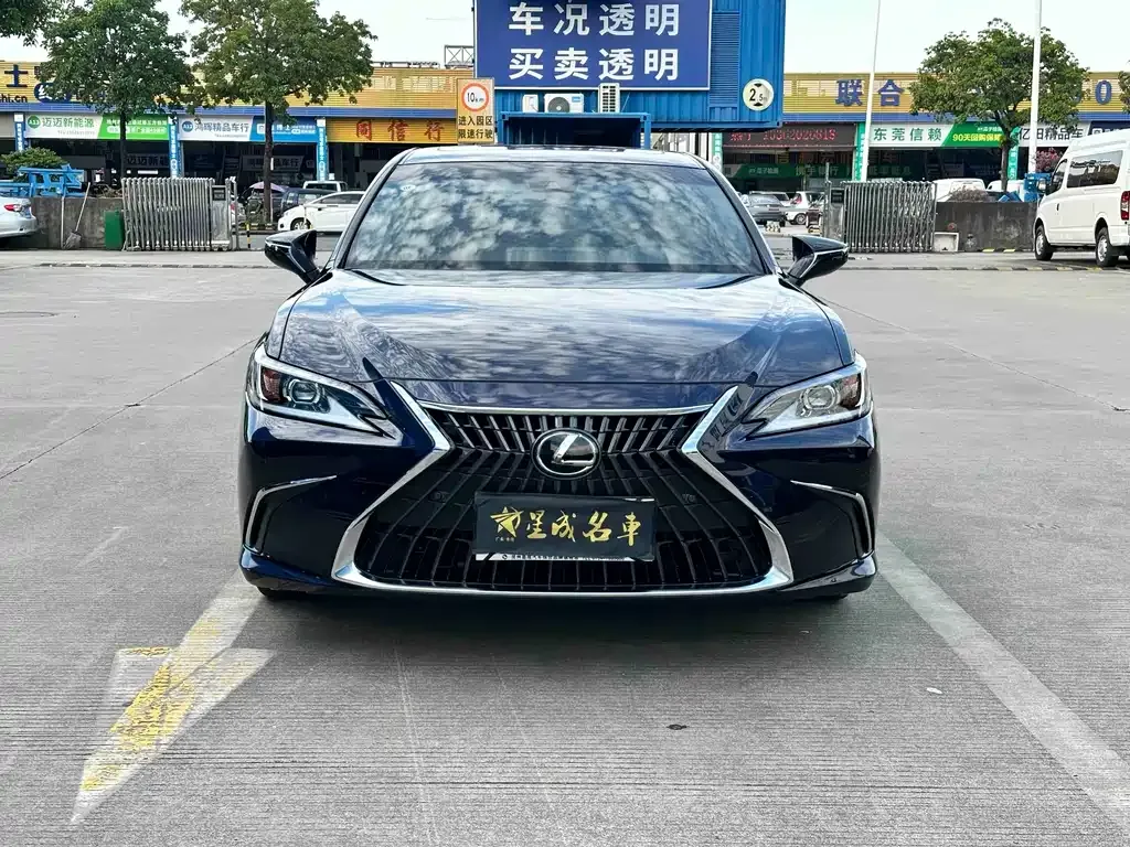 Lexus ES — фото 9