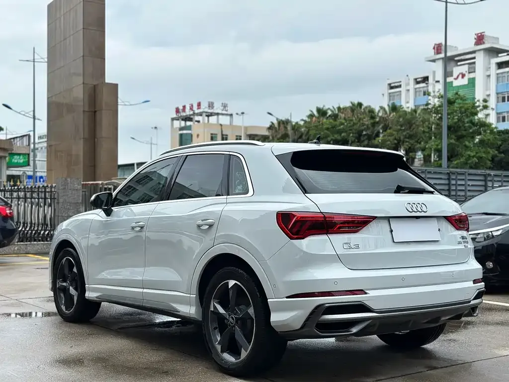 Audi Q3 — фото 10