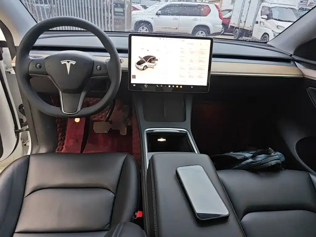 Tesla Model Y — фото 5