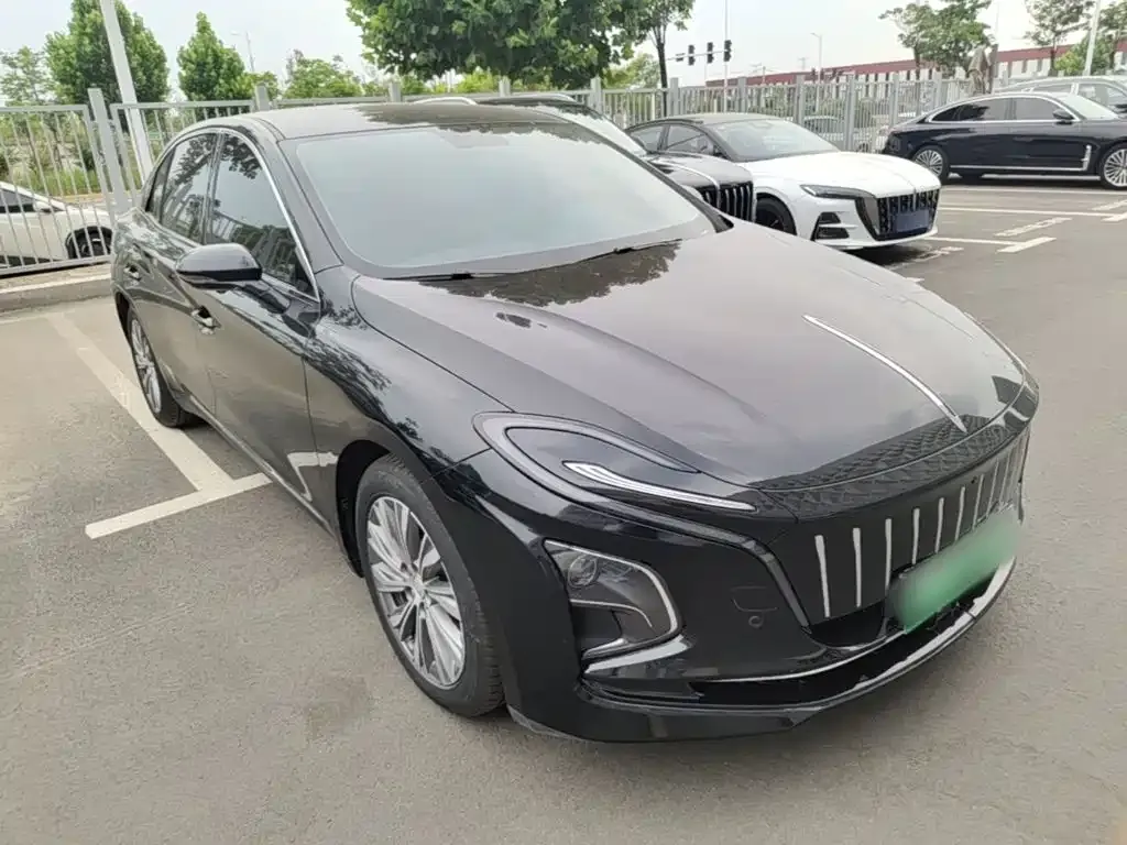 Hongqi E-QM5 — фото 8