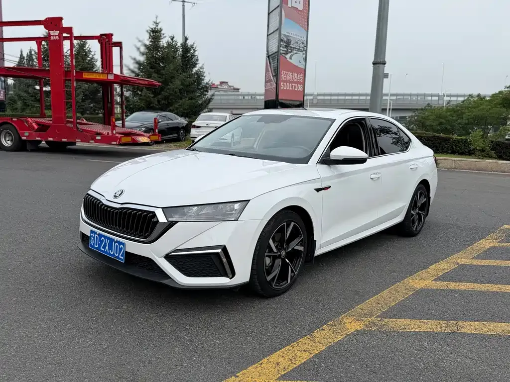 Skoda Octavia — фото 1