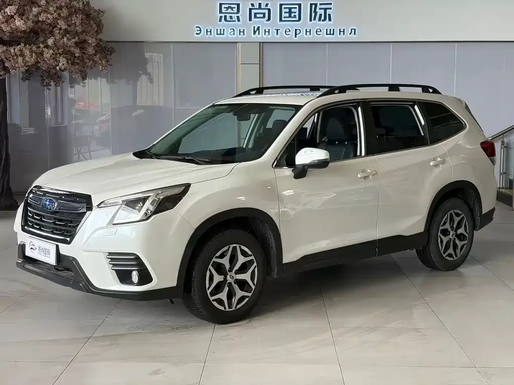 Subaru Forester — фото 1