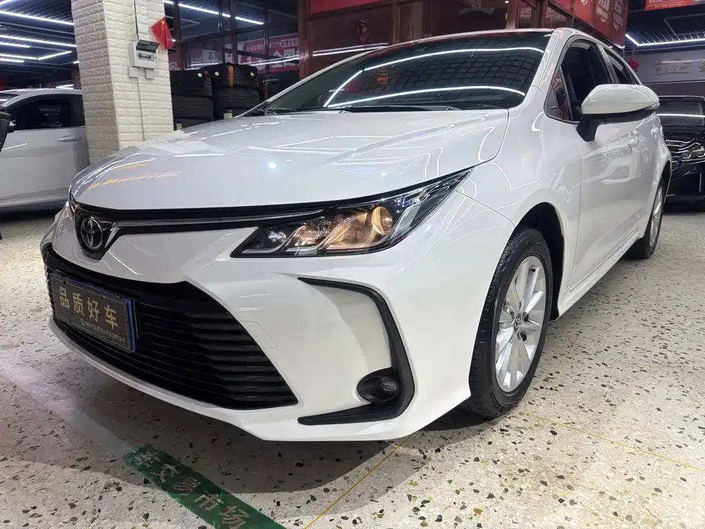 Toyota Corolla — фото 1