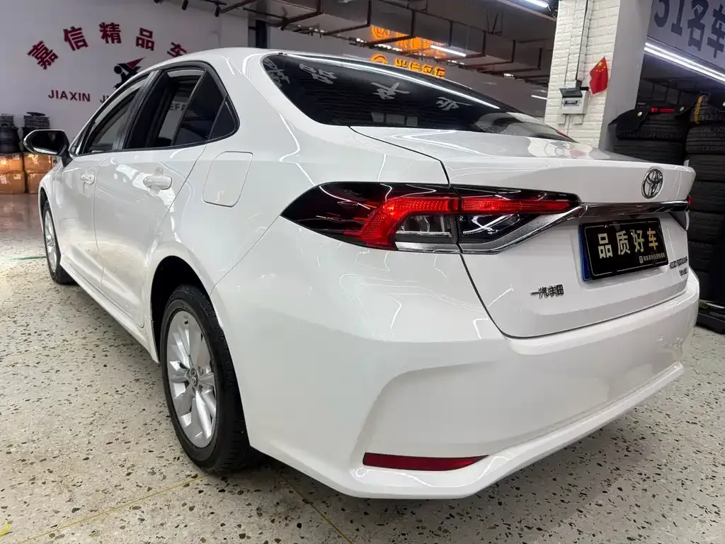 Toyota Corolla — фото 6