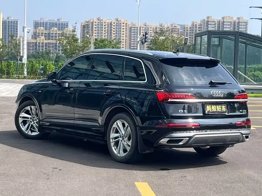 Audi Q7 — фото 4