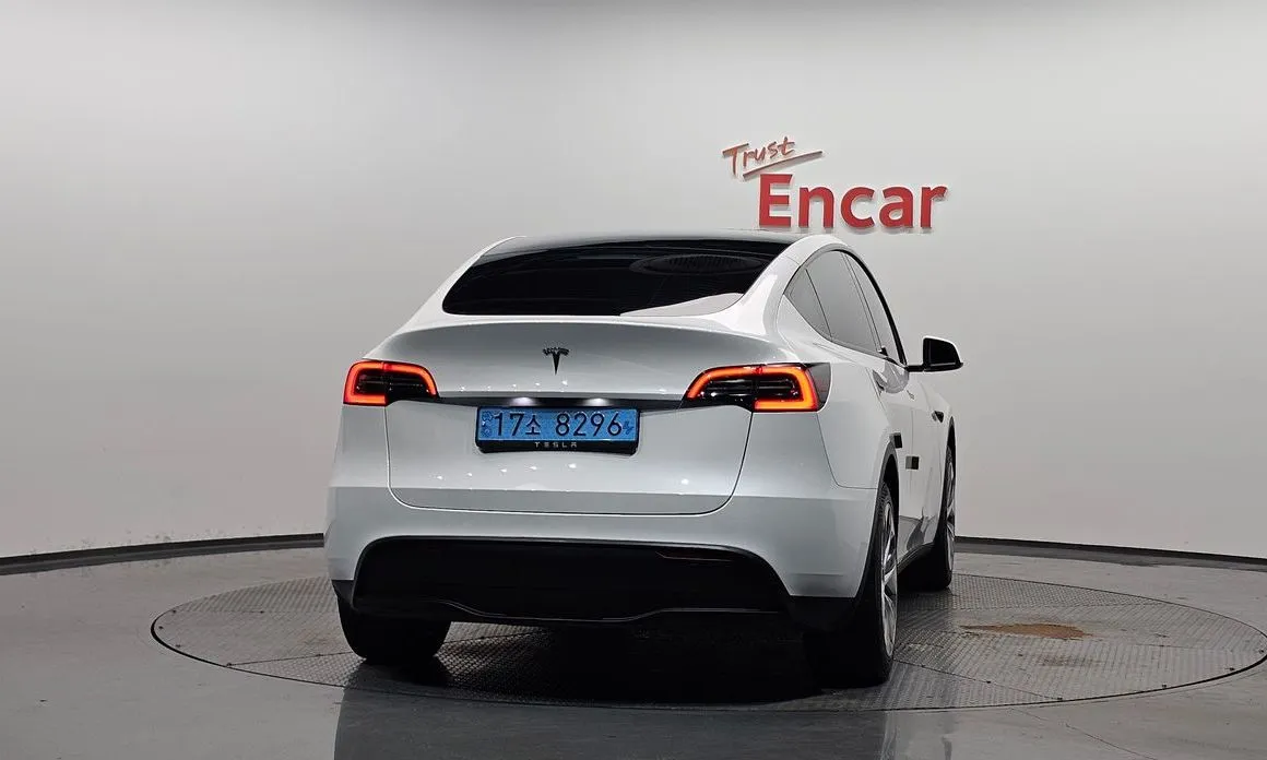 Tesla Model Y — фото 2