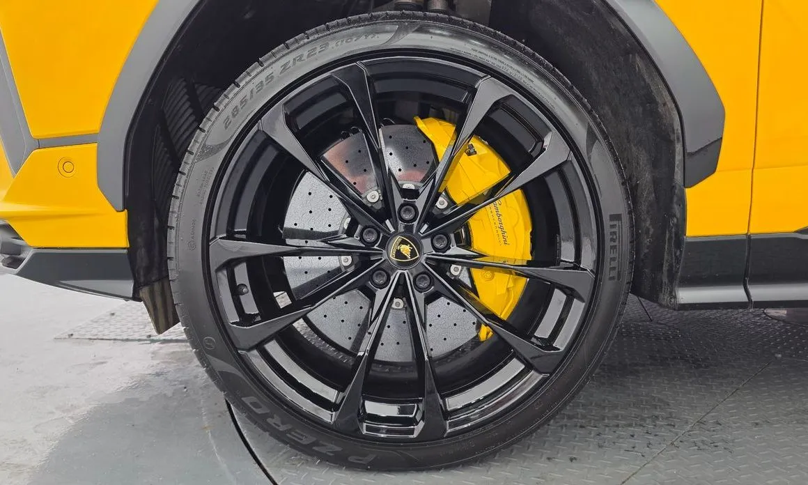 Lamborghini Urus — фото 9