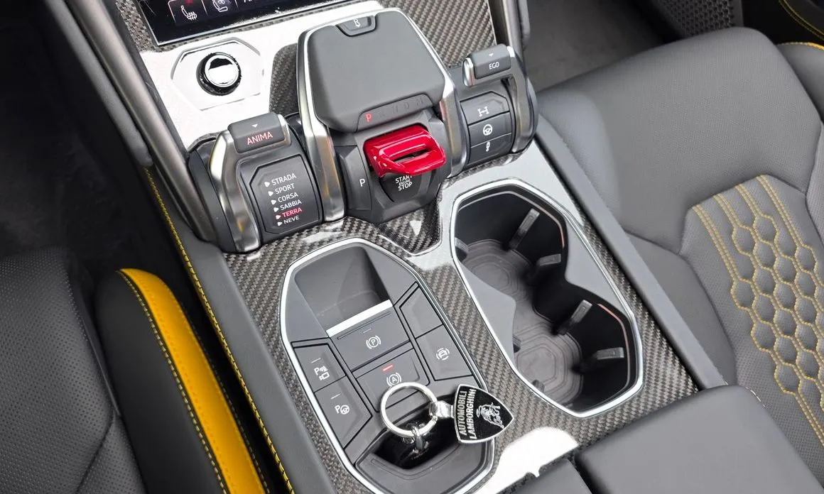 Lamborghini Urus — фото 8