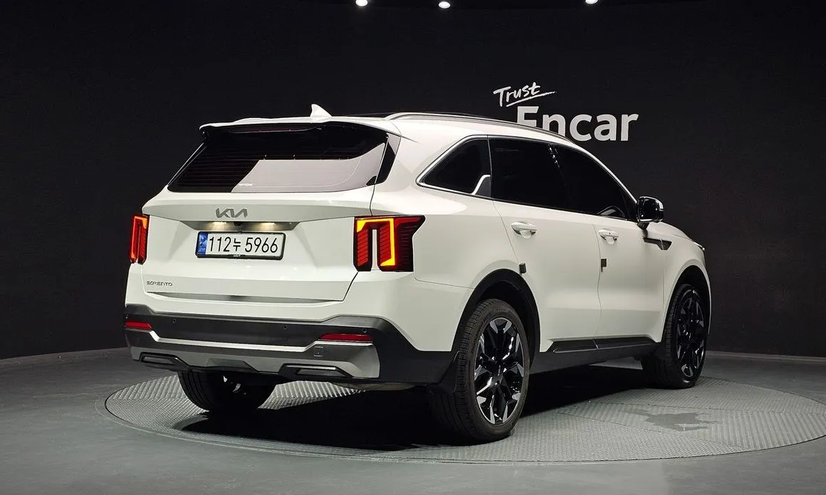 Kia Sorento — фото 5
