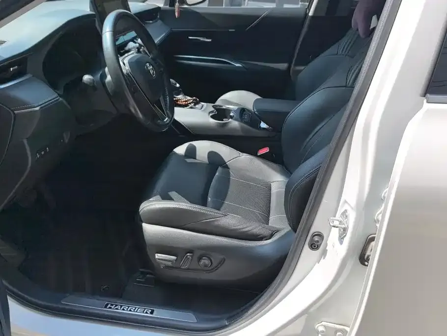 Toyota Harrier — фото 4