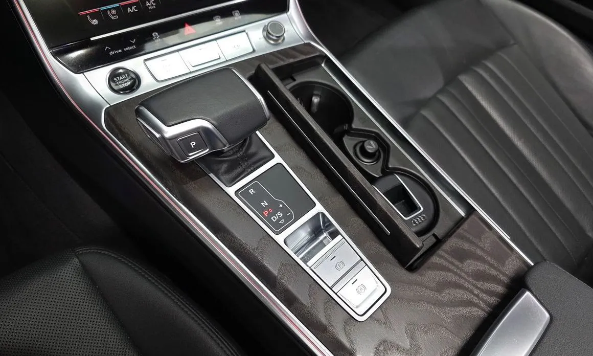 Audi A6 — фото 10