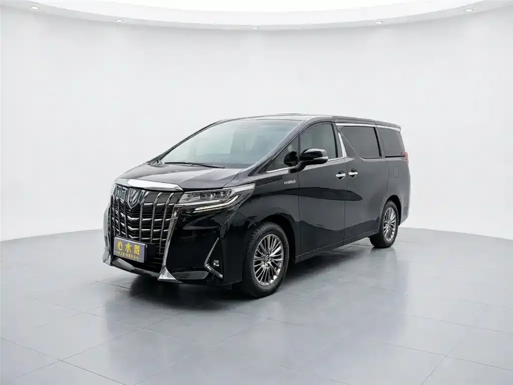 Toyota Alphard — фото 1