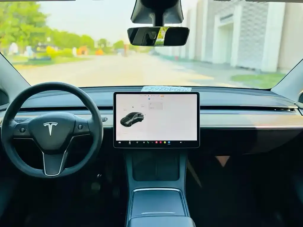 Tesla Model Y — фото 2