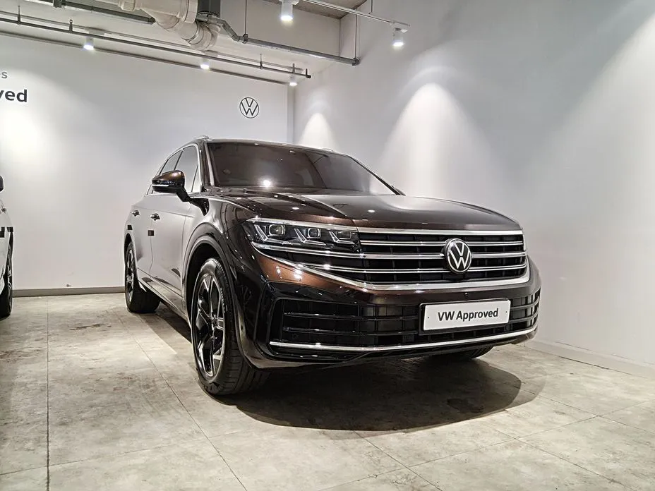Volkswagen Touareg — фото 1
