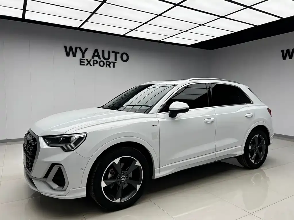 Audi Q3 — фото 1