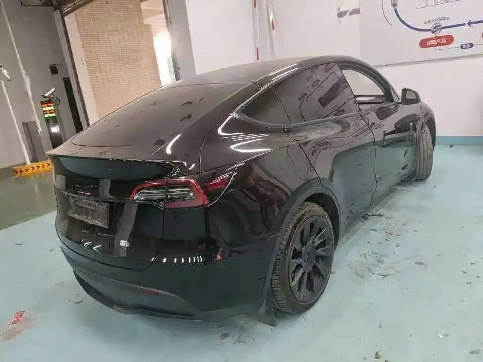 Tesla Model Y — фото 5