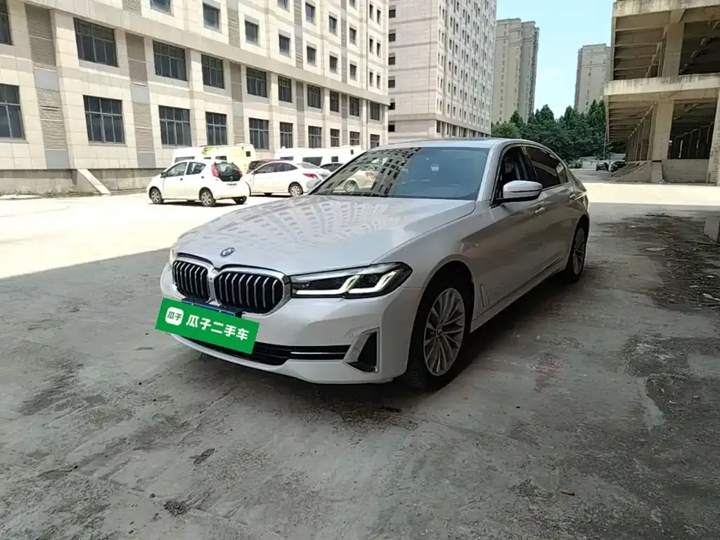 BMW 5 Series — фото 1