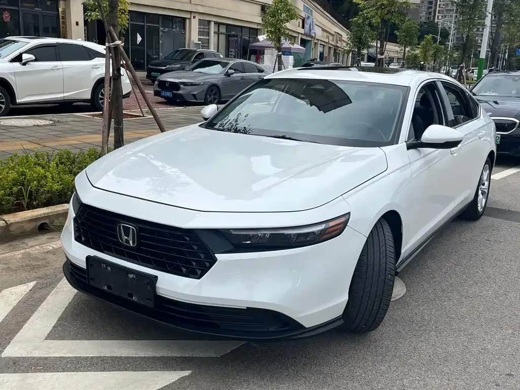 Honda Accord — фото 1