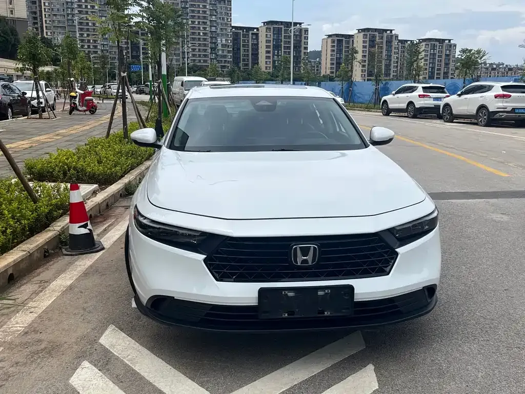 Honda Accord — фото 8