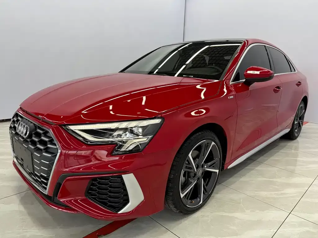 Audi A3 — фото 1