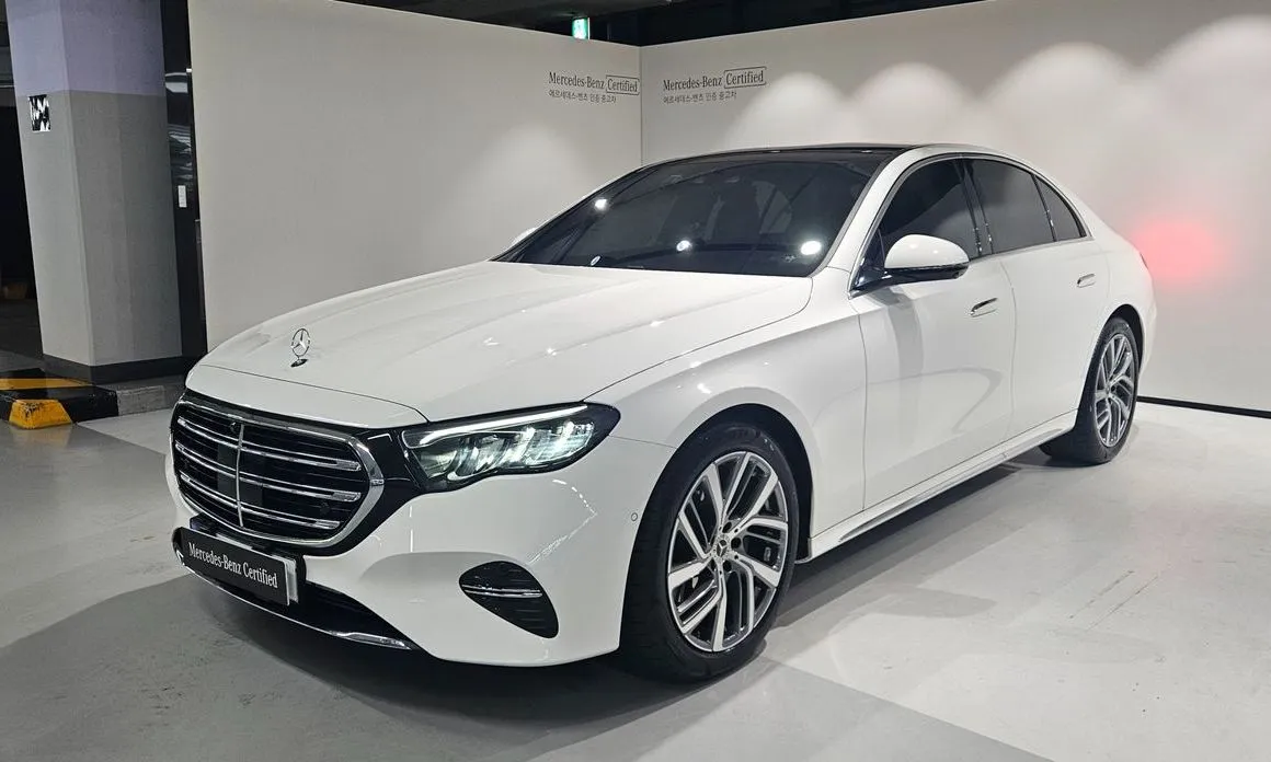Mercedes-Benz E-Class — фото 1