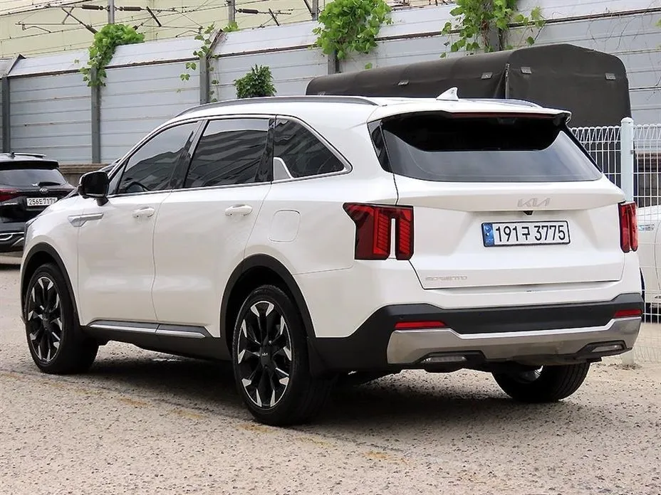 Kia Sorento — фото 4