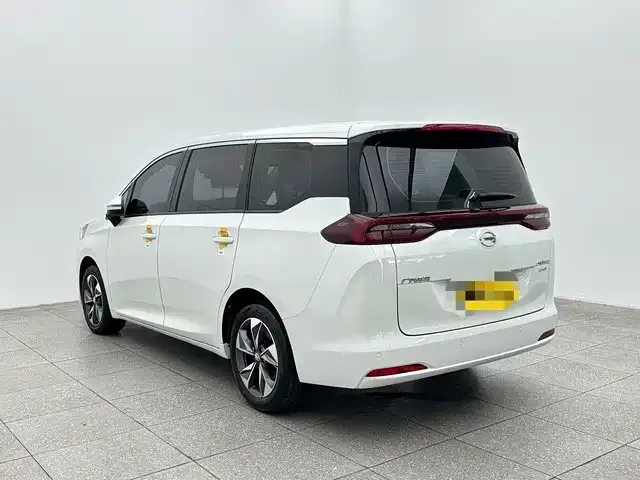 GAC Motor Trumpchi M6 — фото 10