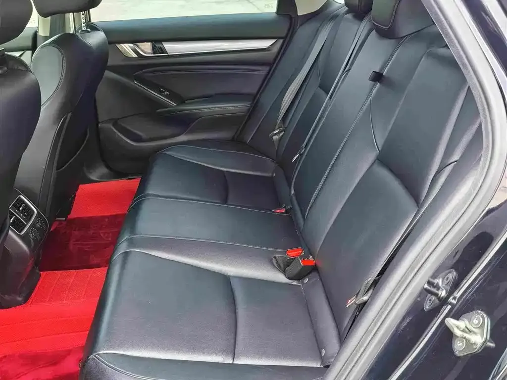 Honda Accord — фото 6