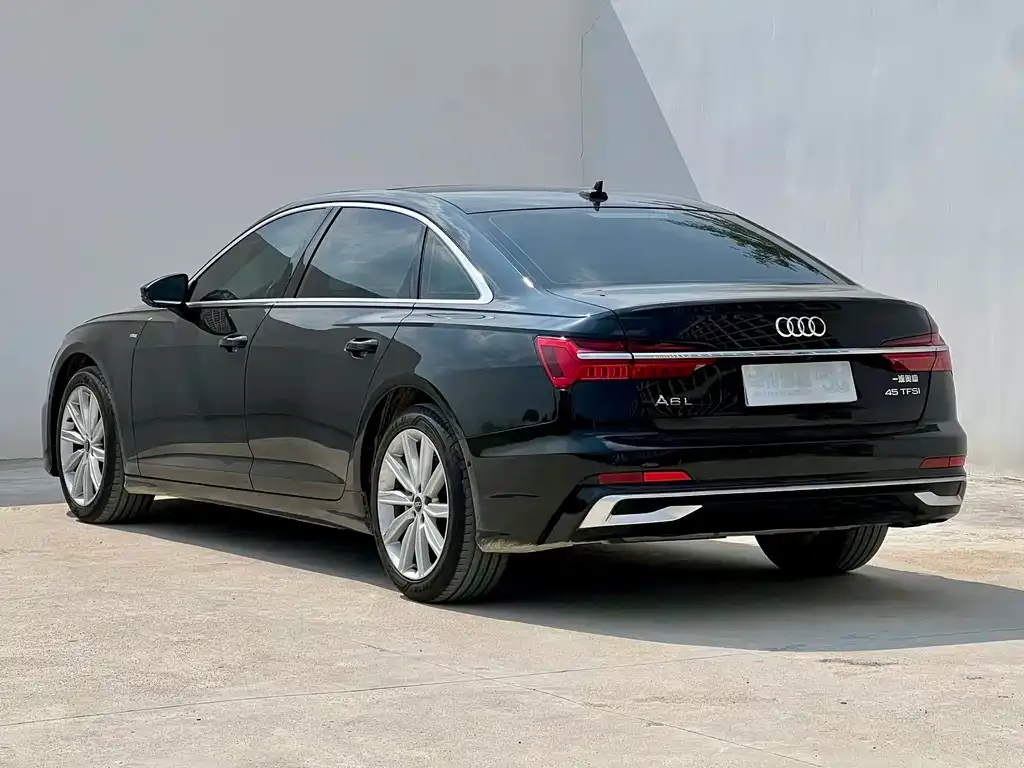 Audi A6L — фото 9