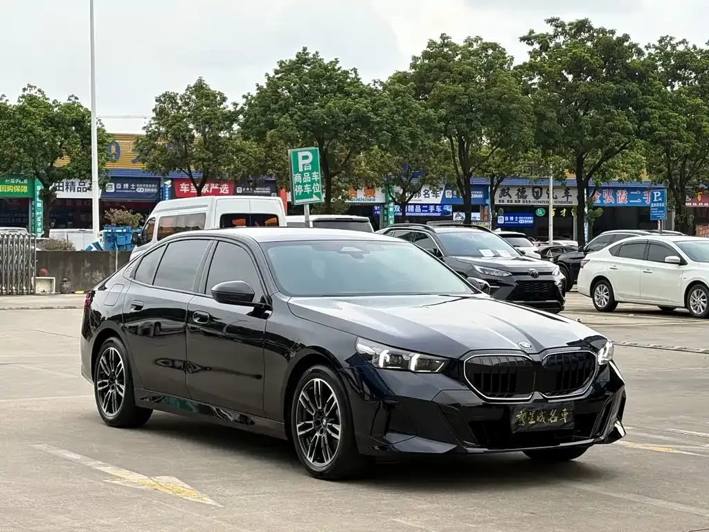 BMW 5 Series — фото 5