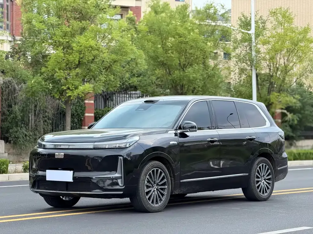 Geely Galaxy M9 — фото 1