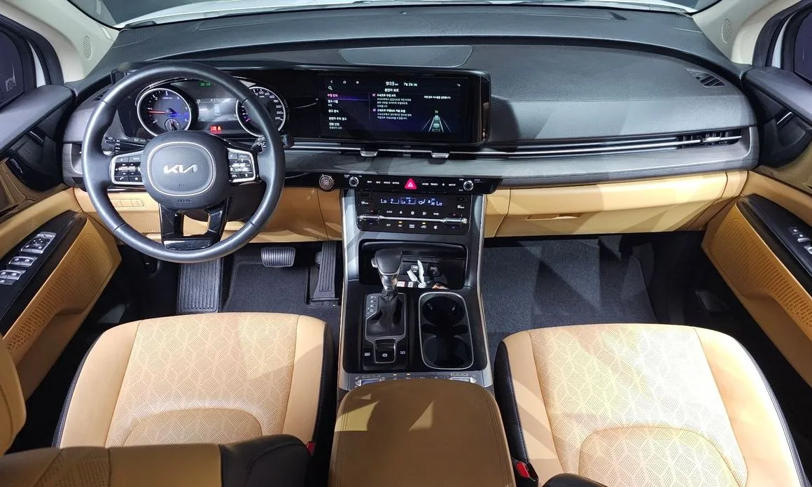 Kia Carnival — фото 10