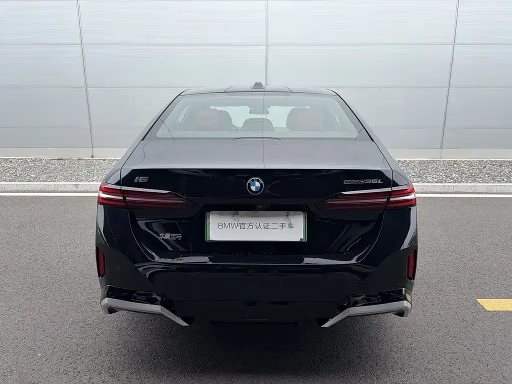 BMW i5 — фото 3