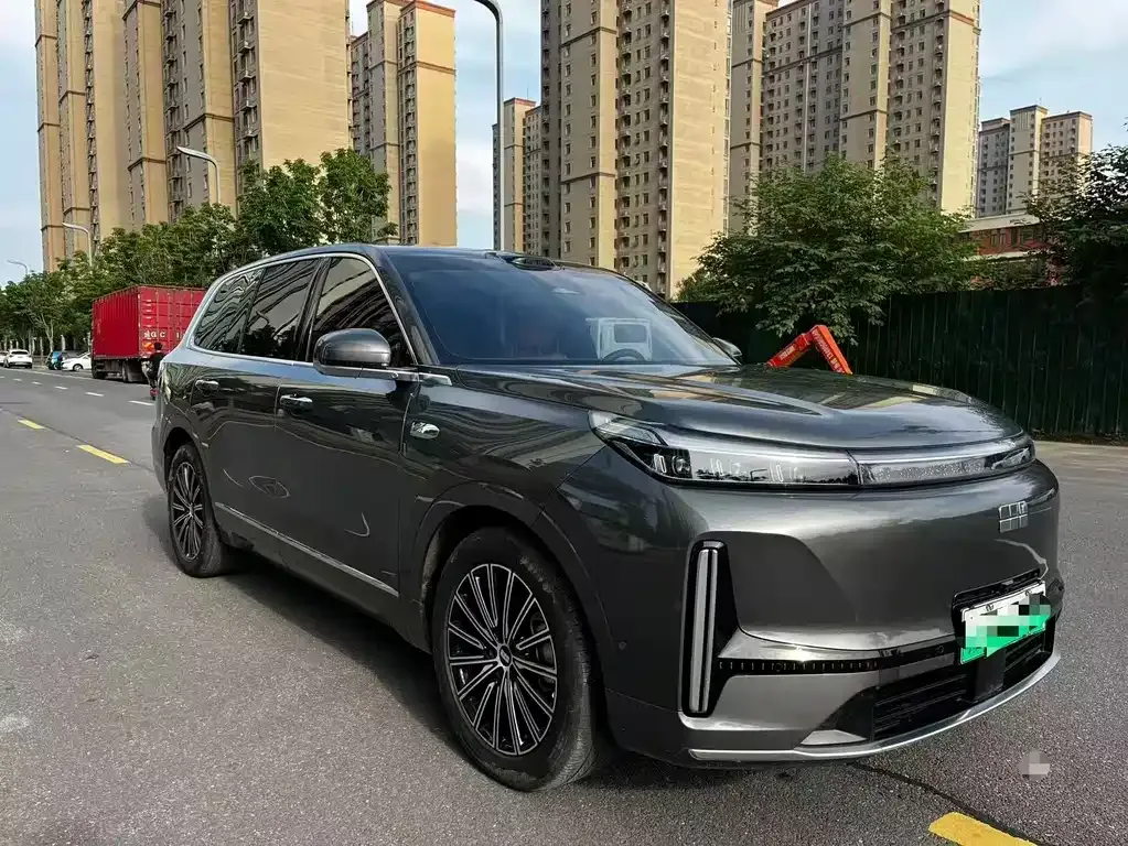 Geely Galaxy M9 — фото 9