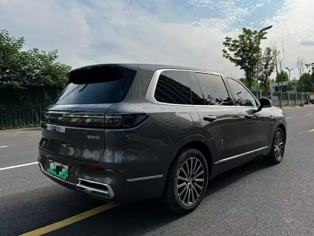 Geely Galaxy M9 — фото 4
