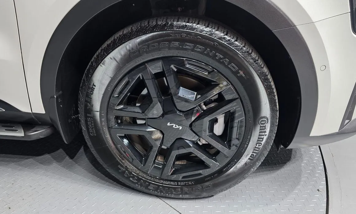 Kia Sorento — фото 10