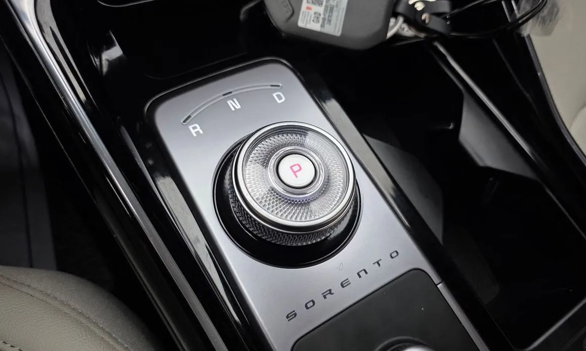 Kia Sorento — фото 5