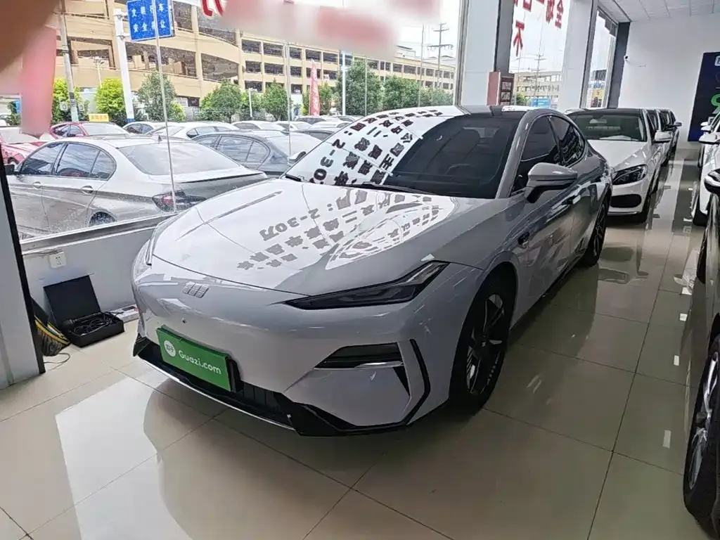 Geely Galaxy E8