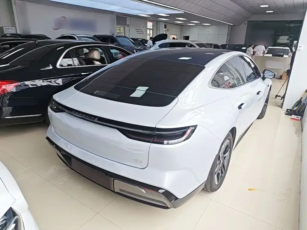 Geely Galaxy E8 2025 из CN, фото 7