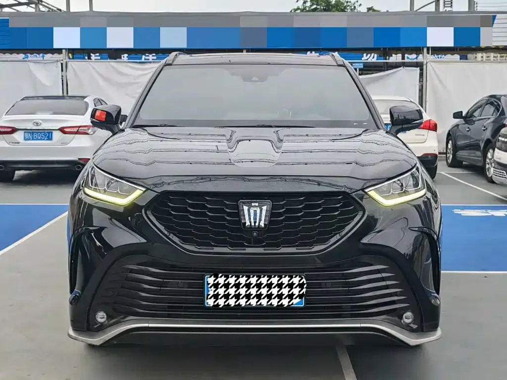 Toyota Crown Kluger 2024 из CN, фото 4